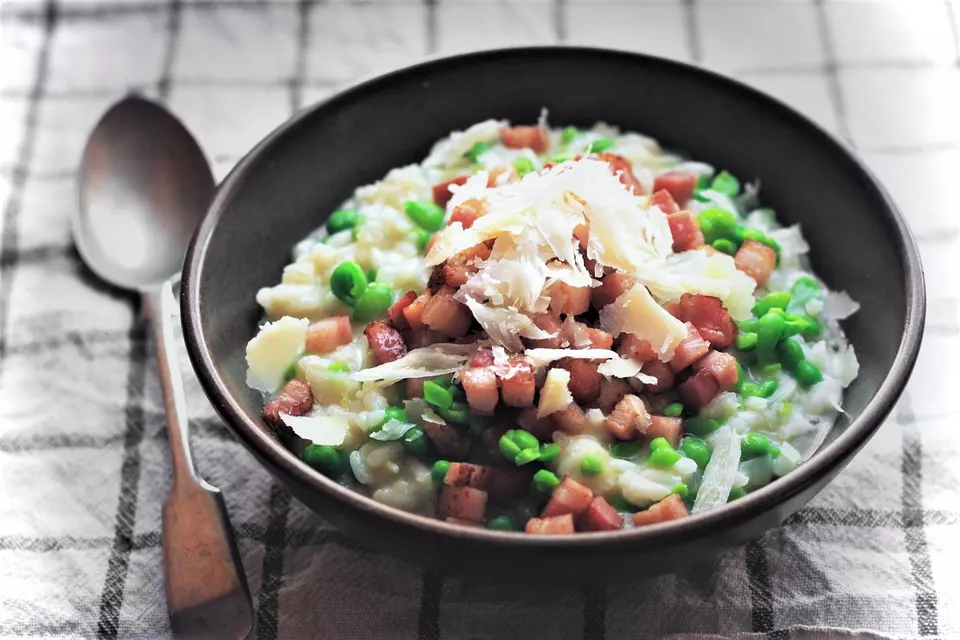 Bacon and Pea Risotto image