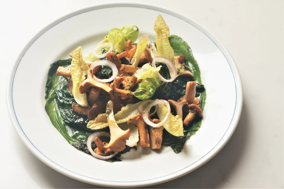 Salad of Girolles image