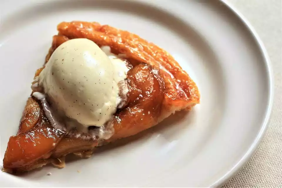 Apple Tarte Tatin image